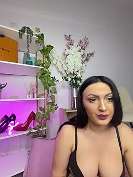 Snapshot of RaisaSalvi chatting on March 14, 3:58 pm RaisaSalvi online show from March 14, 3:58 pm