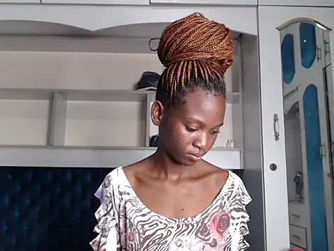 Snapshot of YoungDiva69 chatting on January 29, 8:04 pm YoungDiva69 online show from January 29, 8:04 pm