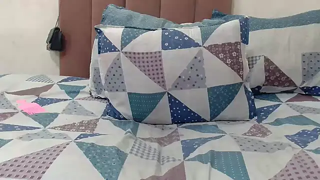 Snapshot of SexyLuna25 chatting on February 28, 1:58 am SexyLuna25 online show from February 28, 1:58 am