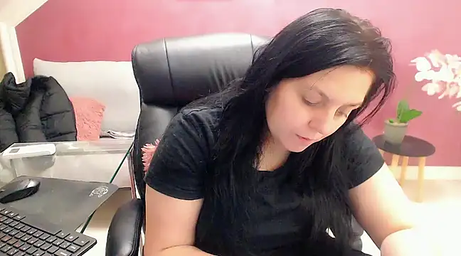 Snapshot of Wetandnaughtyxx chatting on February 10, 9:58 am Wetandnaughtyxx online show from February 10, 9:58 am