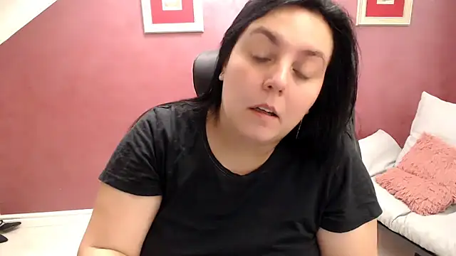 Snapshot of Wetandnaughtyxx chatting on September 13, 7:08 am Wetandnaughtyxx online show from September 13, 7:08 am