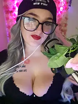 Snapshot of Jinyxx3 chatting on March 13, 9:43 am Jinyxx3 online show from March 13, 9:43 am