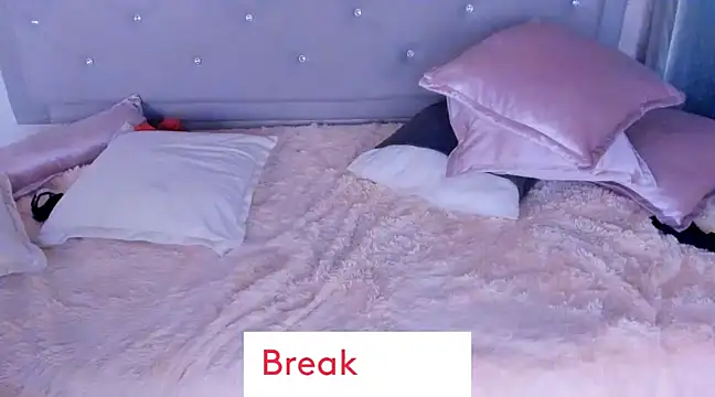 Kei Oliver online show from March 2, 4:10 pm