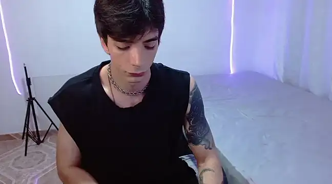 H3ll B0I online show from March 13, 8:00 pm