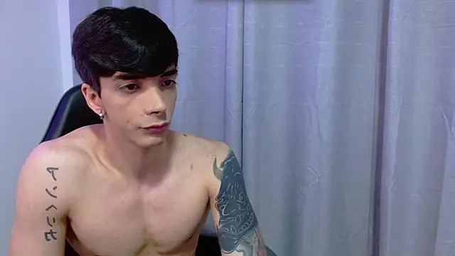 H3ll B0I online show from September 25, 8:51 am