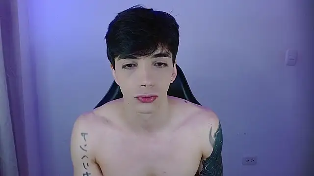 H3ll B0I online show from April 11, 6:07 am