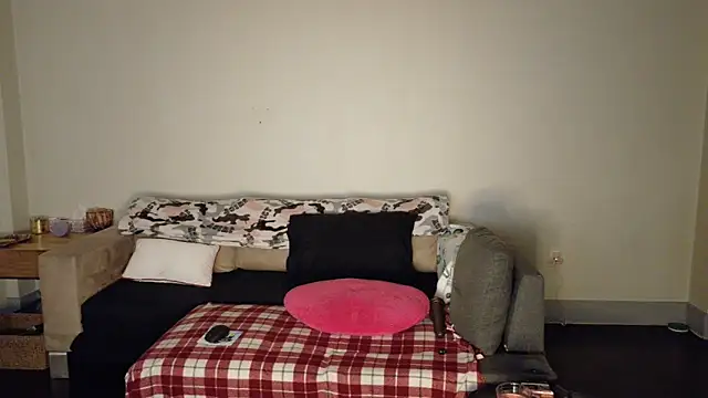 FreckleFaceBeauty online show from March 19, 2:26 am