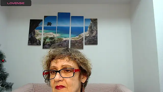 Snapshot of SexyGrandma_ chatting on February 1, 4:46 am SexyGrandma online show from February 1, 4:46 am