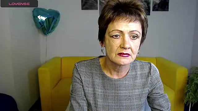 Snapshot of SexyGrandma_ chatting on March 22, 4:37 pm SexyGrandma online show from March 22, 4:37 pm