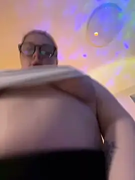 Snapshot of DearAlise chatting on February 16, 7:27 pm DearAlise online show from February 16, 7:27 pm