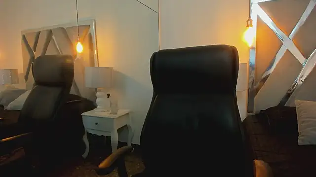 Snapshot of MelodyWinx chatting on October 23, 7:45 pm MelodyWinx online show from October 23, 7:45 pm