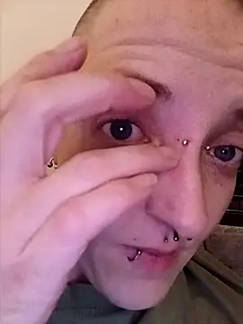 Snapshot of Astrid-Gilbert chatting on February 3, 8:03 pm Astrid-Gilbert online show from February 3, 8:03 pm