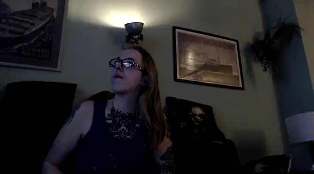 Snapshot of Astrid-Gilbert chatting on March 1, 9:15 pm Astrid-Gilbert online show from March 1, 9:15 pm