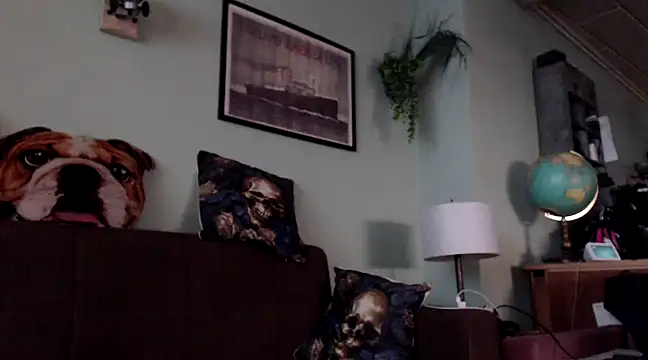 Snapshot of Astrid-Gilbert chatting on March 2, 9:42 am Astrid-Gilbert online show from March 2, 9:42 am