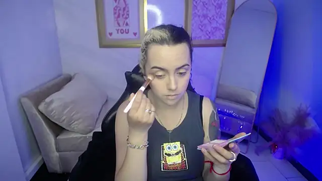 Snapshot of Hela_v chatting on November 7, 1:00 pm Hela v online show from November 7, 1:00 pm