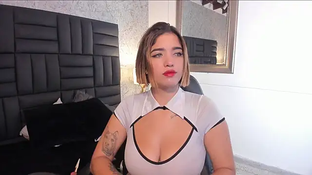 Hanna Vasquez online show from February 12, 8:40 pm