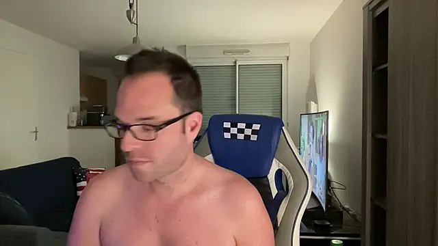 Funnyjul31 online show from February 8, 6:12 pm