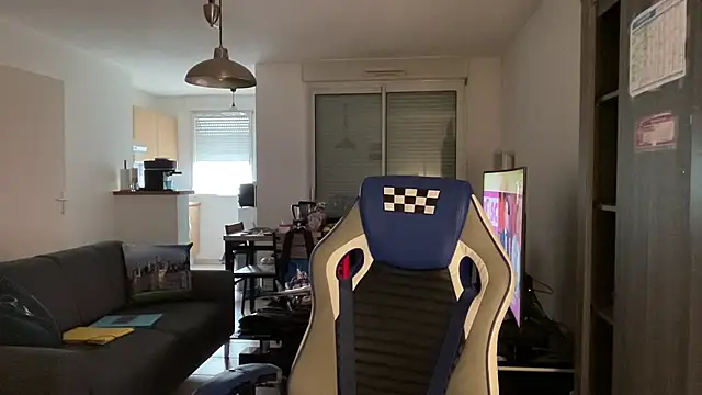 Funnyjul31 online show from March 18, 5:31 pm