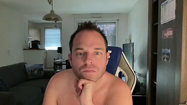 Funnyjul31 online show from March 22, 3:20 pm