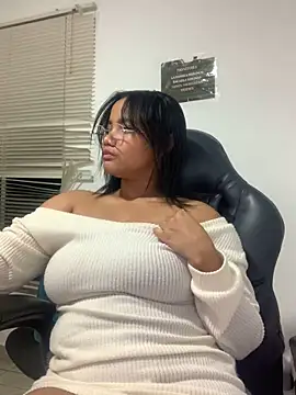 Snapshot of my_cam chatting on February 10, 11:55 pm my cam online show from February 10, 11:55 pm