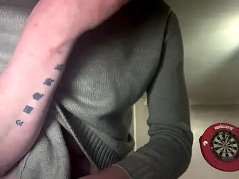 hunkiefend21 online show from December 2, 4:40 am