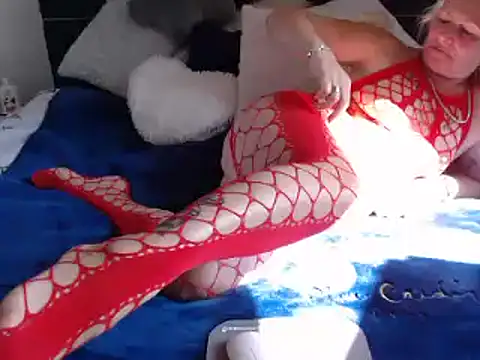 Juliana60 online show from March 21, 9:45 am