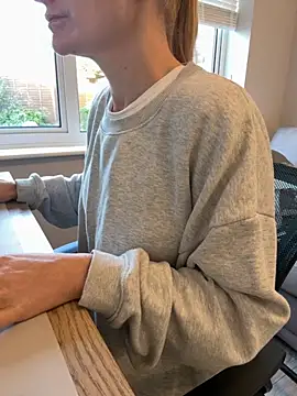 Snapshot of Phoebe_Lily chatting on October 22, 7:52 am Phoebe Lily online show from October 22, 7:52 am