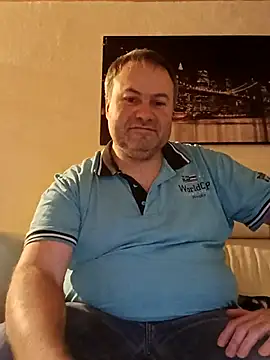 Snapshot of Pourleplasirs chatting on February 19, 1:40 am Pourleplasirs online show from February 19, 1:40 am