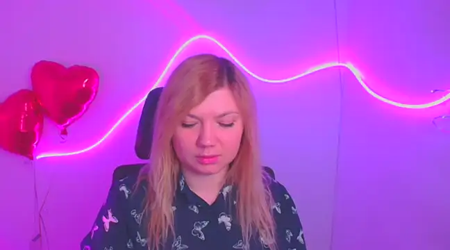 Snapshot of Lola_moree chatting on February 27, 6:40 am Lola moree online show from February 27, 6:40 am