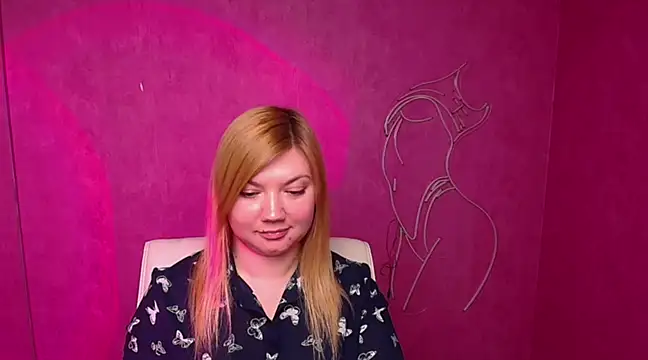 Snapshot of Lola_moree chatting on March 4, 3:48 pm Lola moree online show from March 4, 3:48 pm