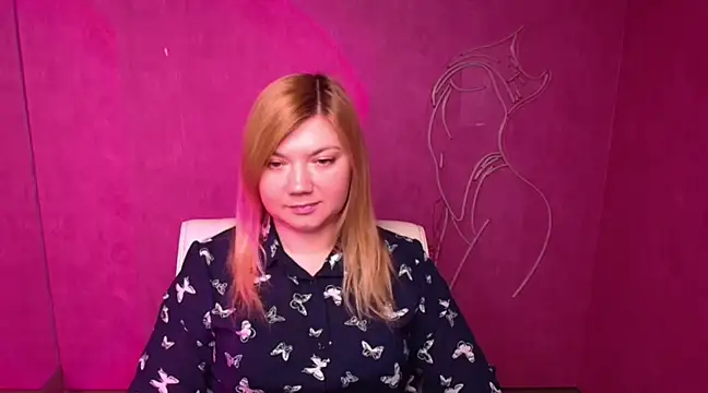 Snapshot of Lola_moree chatting on March 13, 12:35 pm Lola moree online show from March 13, 12:35 pm