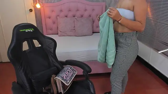 Hadley  online show from January 31, 9:59 am