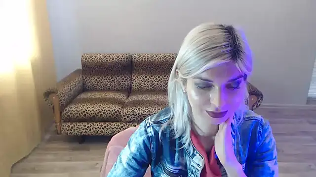 SexyBeatriice online show from January 31, 10:10 am