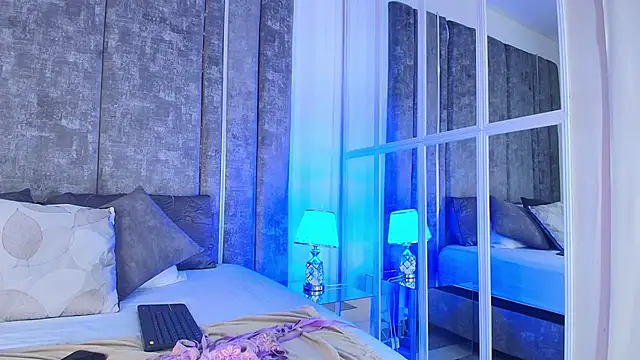 AliDiaz  online show from March 19, 7:07 pm