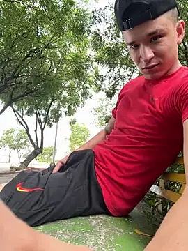 Snapshot of arevalo1124 chatting on November 16, 4:23 pm arevalo1124 online show from November 16, 4:23 pm