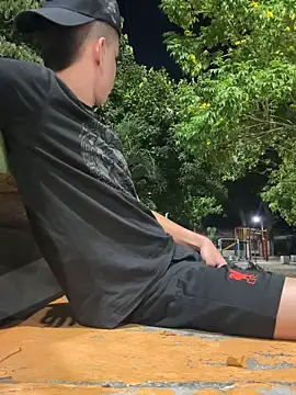 Snapshot of arevalo1124 chatting on November 18, 5:23 am arevalo1124 online show from November 18, 5:23 am