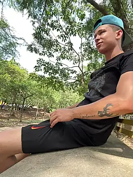 Snapshot of arevalo1124 chatting on November 23, 3:23 pm arevalo1124 online show from November 23, 3:23 pm