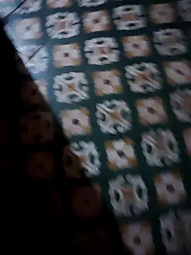 Snapshot of suggest121 chatting on October 27, 5:44 am suggest121 online show from October 27, 5:44 am