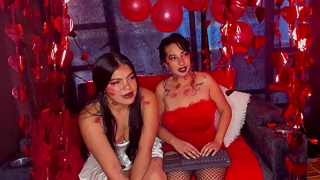 Snapshot of SOPHI_WOLFF chatting on February 14, 8:26 pm SOPHI WOLFF online show from February 14, 8:26 pm