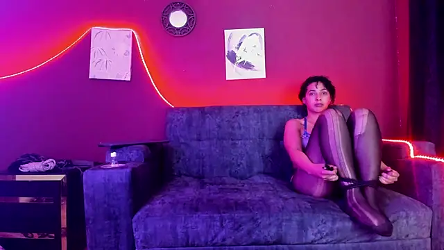 Snapshot of SOPHI_WOLFF chatting on March 6, 1:27 am SOPHI WOLFF online show from March 6, 1:27 am