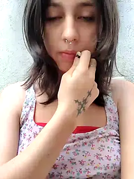 Snapshot of Maiden-Hot chatting on December 3, 6:50 pm Maiden-Hot online show from December 3, 6:50 pm