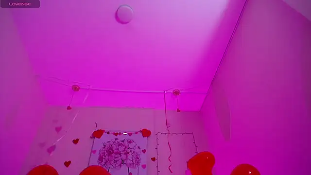 Snapshot of Adri_Gomez_ chatting on February 22, 6:06 am Adri Gomez online show from February 22, 6:06 am