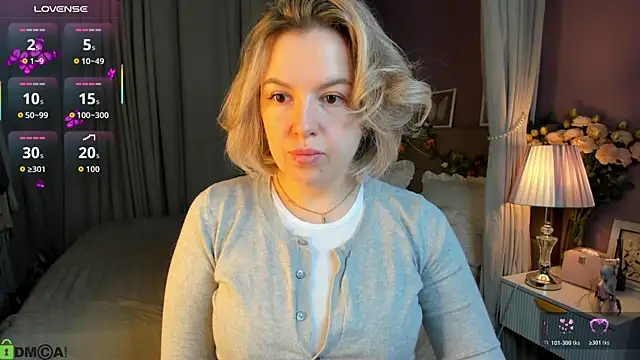 Nikki Kai online show from October 31, 11:28 pm