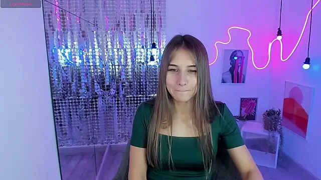 CharmBianca online show from February 15, 4:45 pm