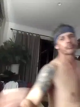 Snapshot of RichardHard_1 chatting on March 6, 4:28 pm RichardHard 1 online show from March 6, 4:28 pm