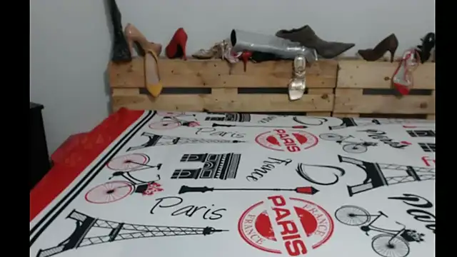 Lunasquirt1985 online show from March 3, 2:15 pm