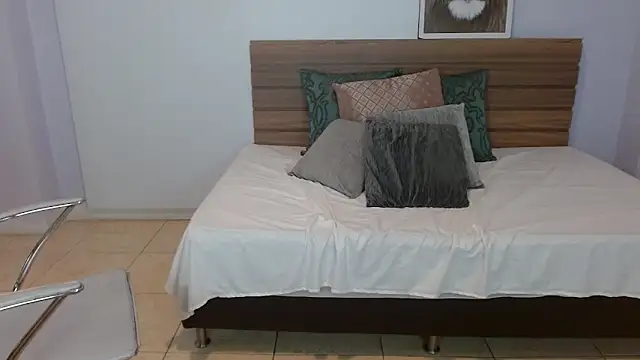 Snapshot of brendathompson_ chatting on March 15, 9:41 am brendathompson online show from March 15, 9:41 am