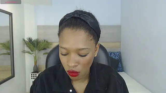 Snapshot of brendathompson_ chatting on October 3, 2:19 am brendathompson online show from October 3, 2:19 am