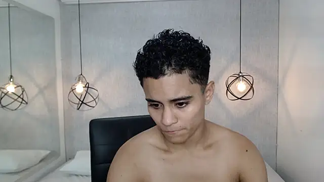 Liiamthompson online show from March 15, 2:34 pm