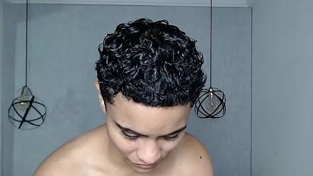 Liiamthompson online show from March 16, 6:55 pm